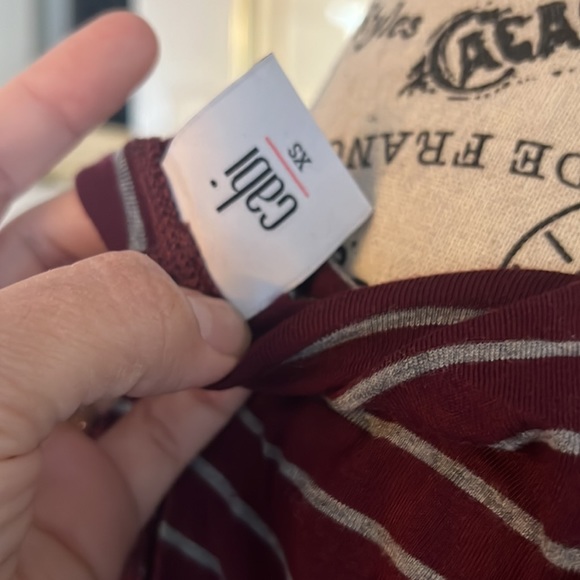 Cabi maroon pull over sweatshirt - Picture 5 of 6